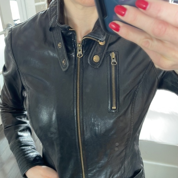 Woman leather jacket - Picture 2 of 8